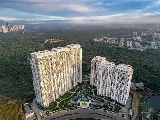 DLF The Crest by DLF in Sector 54 - Luxury apartments