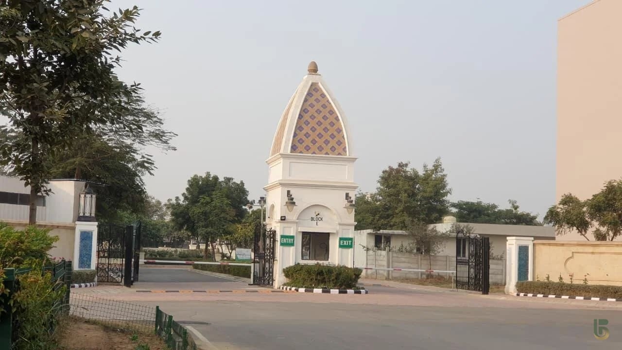 Dlf Garden City Floors Sector 92 Gurgaon Entrance